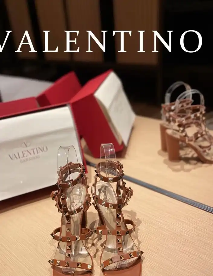 hype Valentino High Heels