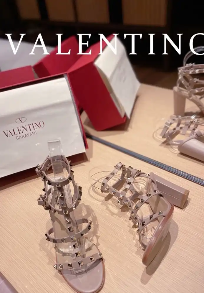 hype Valentino High Heels