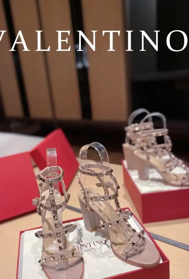 hype Valentino High Heels