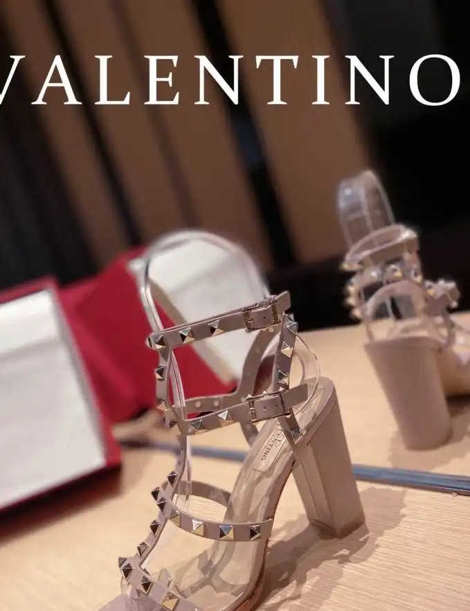 hype Valentino High Heels