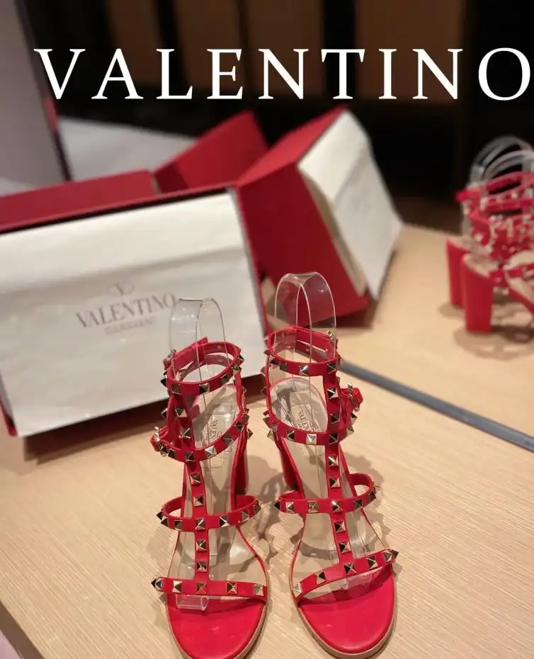 hype Valentino High Heels