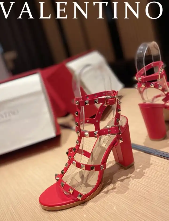 hype Valentino High Heels