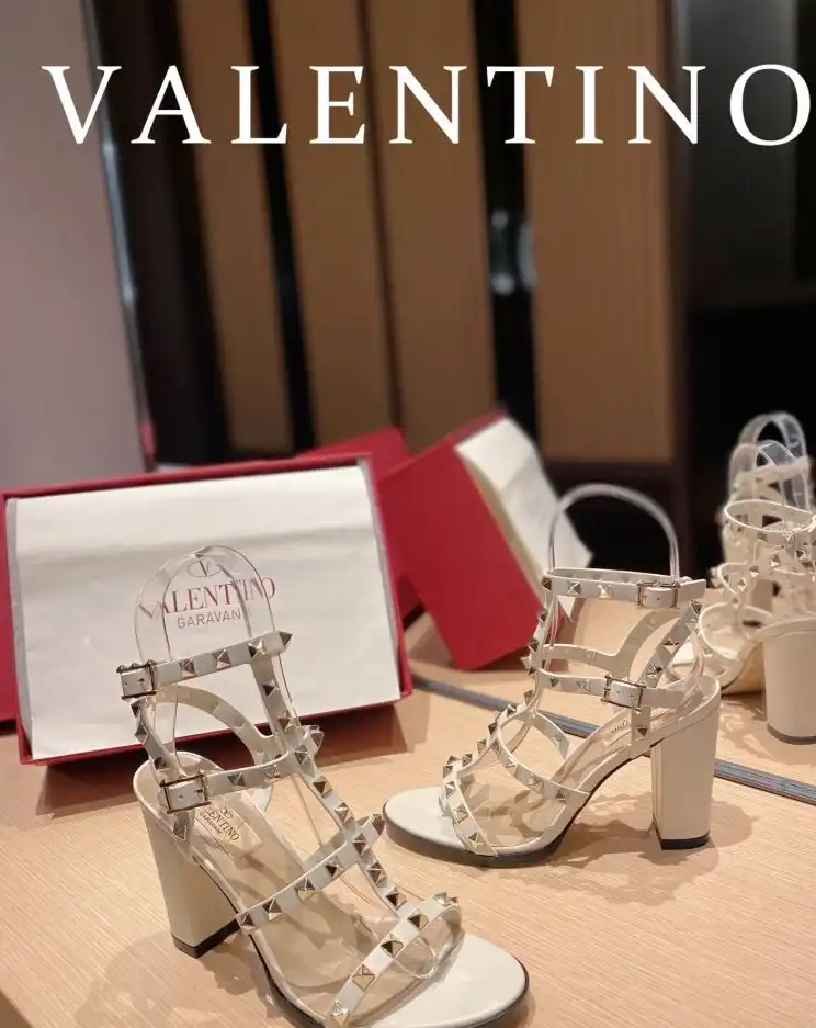 hype Valentino High Heels