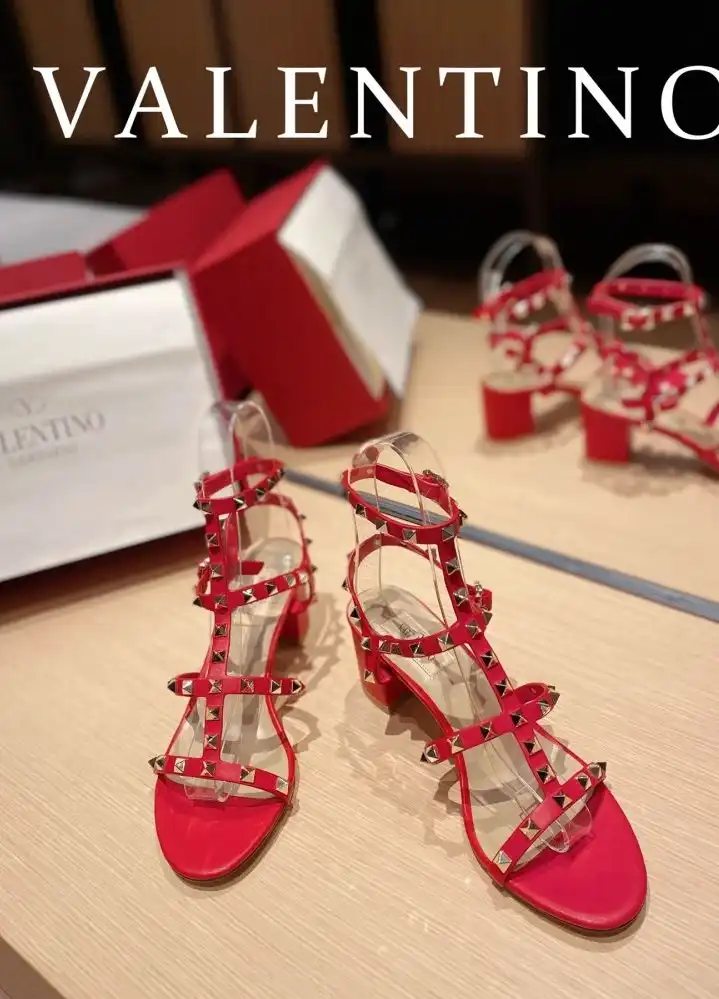 hype Valentino High Heels