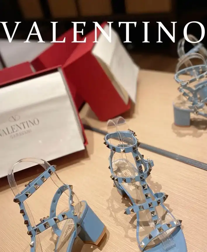 hype Valentino High Heels