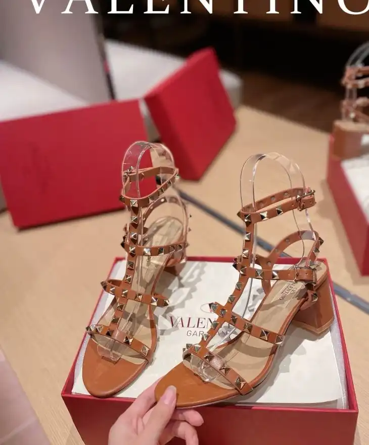 hype Valentino High Heels