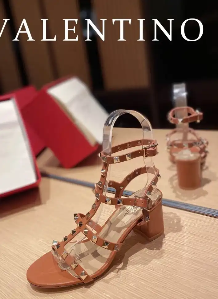 hype Valentino High Heels