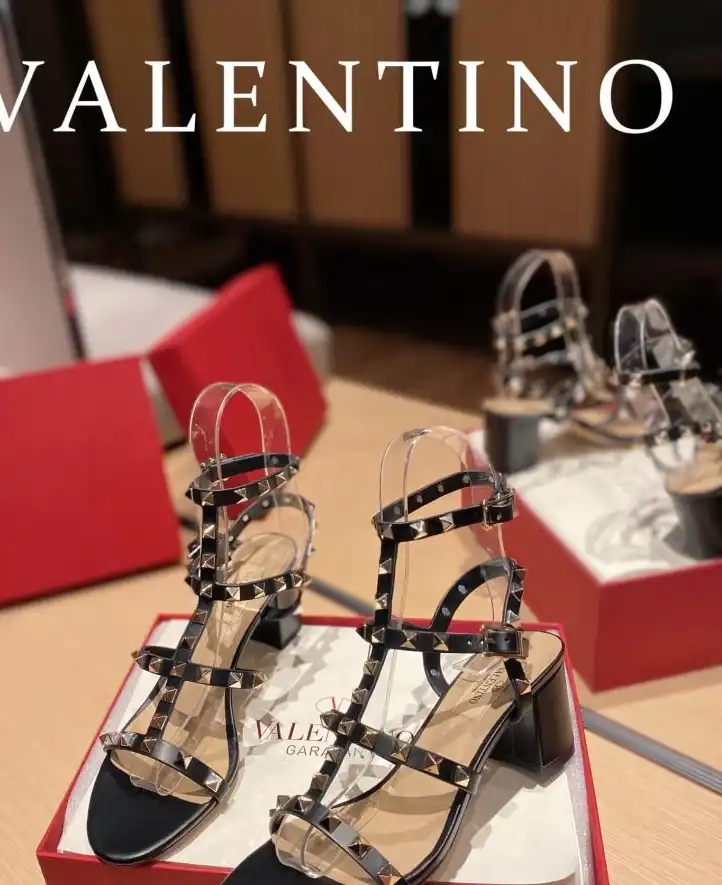 hype Valentino High Heels