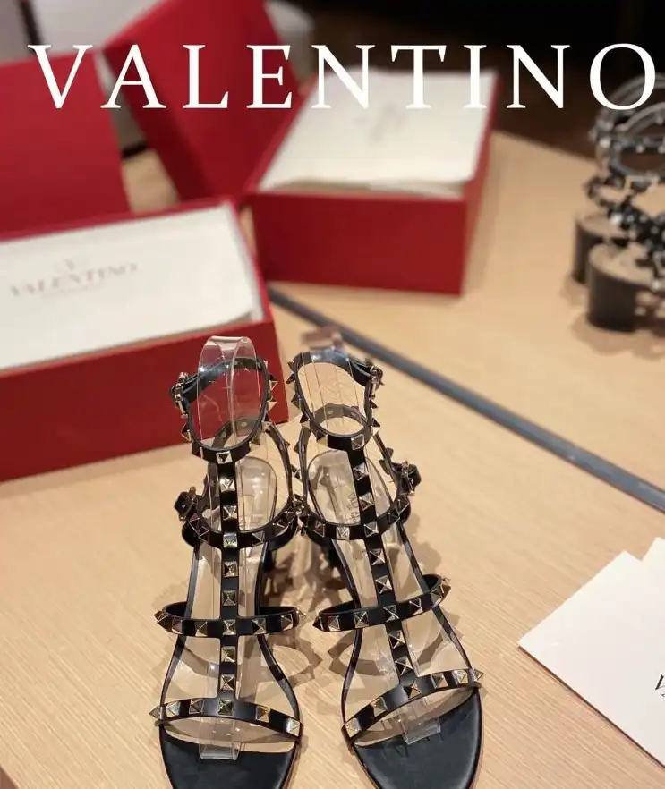 hype Valentino High Heels