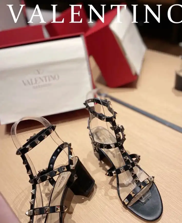 hype Valentino High Heels