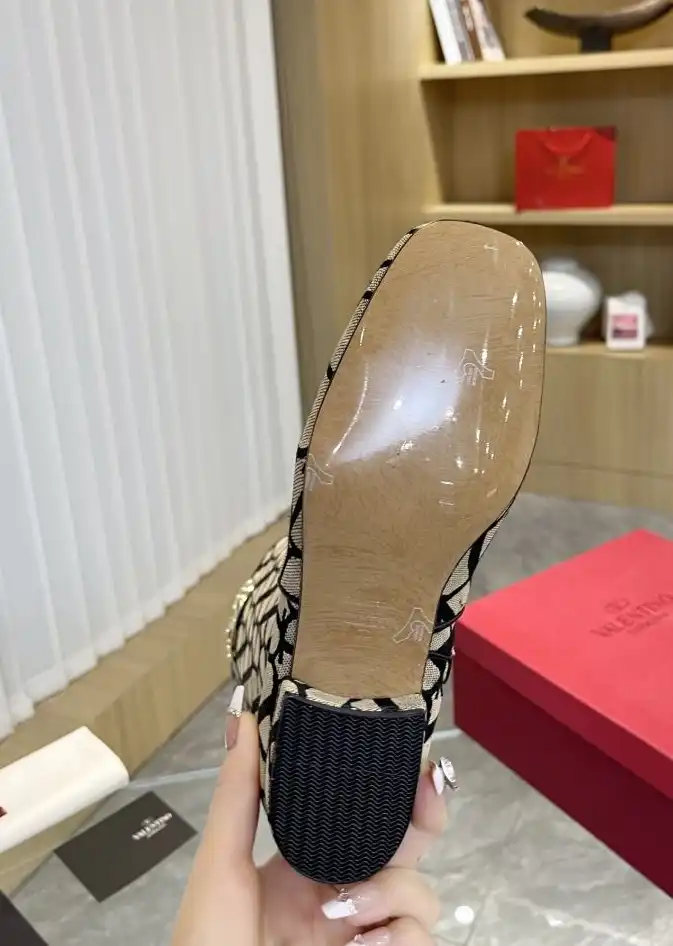 hype Valentino Boots