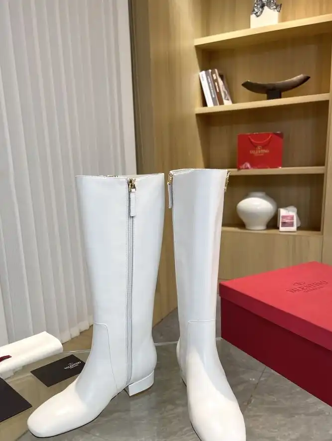 hype Valentino Boots