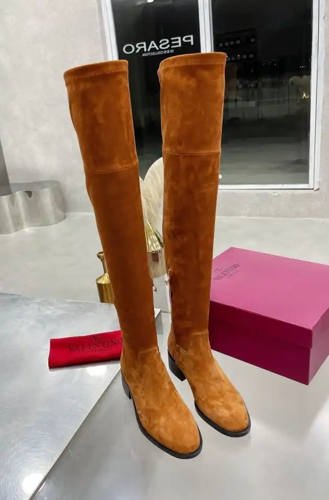 hype Valentino Boots