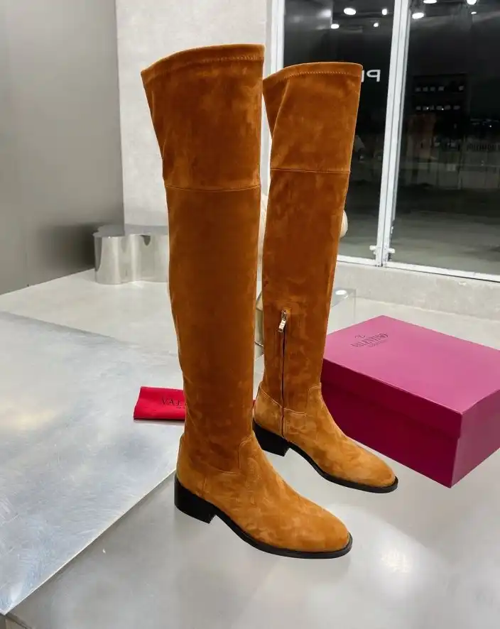 hype Valentino Boots