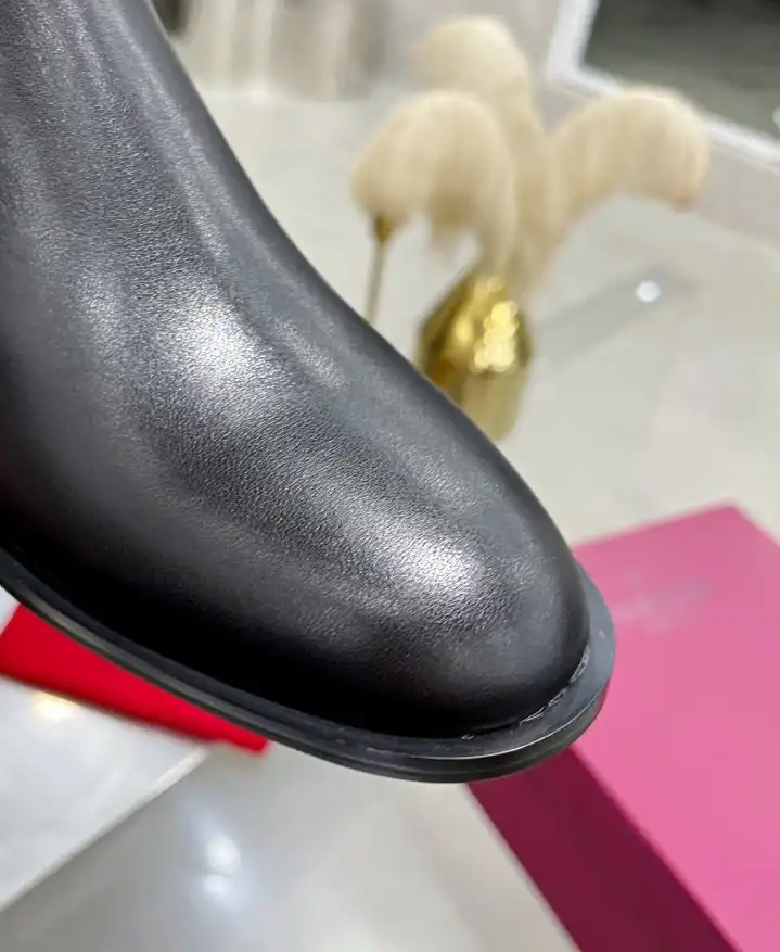 hype Valentino Boots