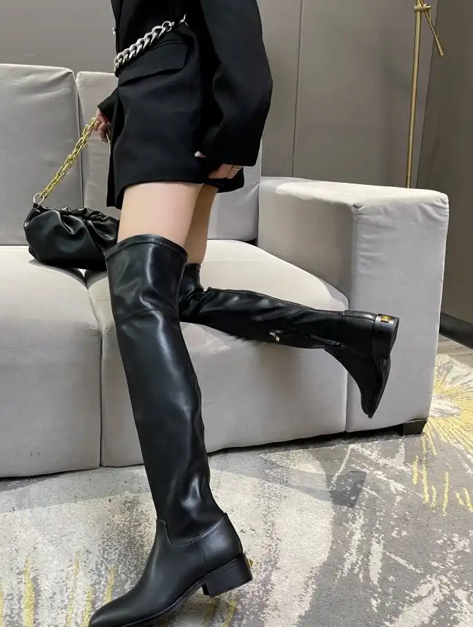 hype Valentino Boots