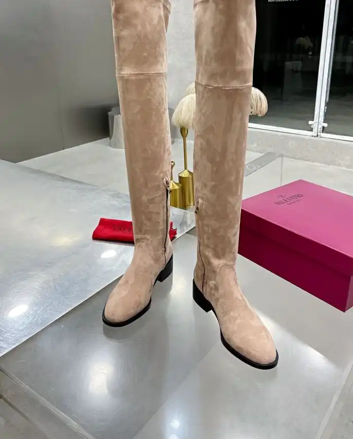 hype Valentino Boots