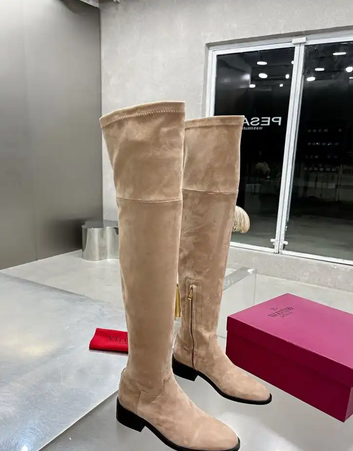 hype Valentino Boots