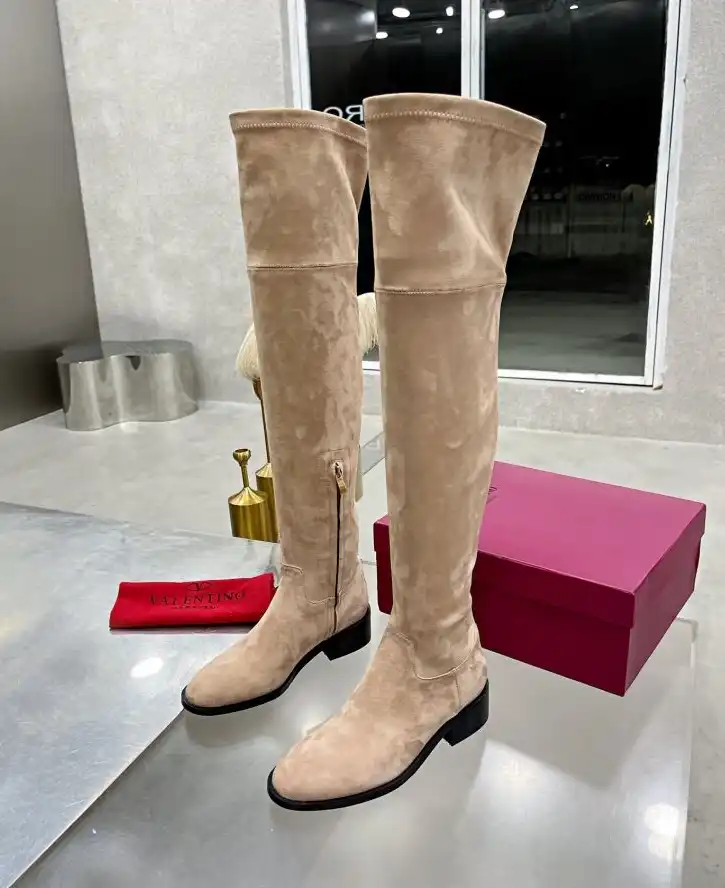 hype Valentino Boots