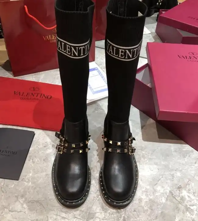 hype Valentino Boots