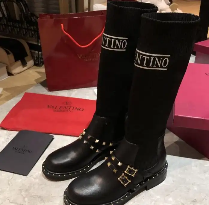 hype Valentino Boots