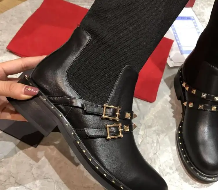 hype Valentino Boots