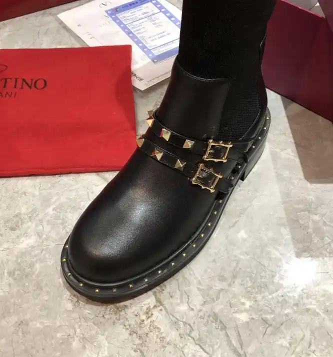 hype Valentino Boots