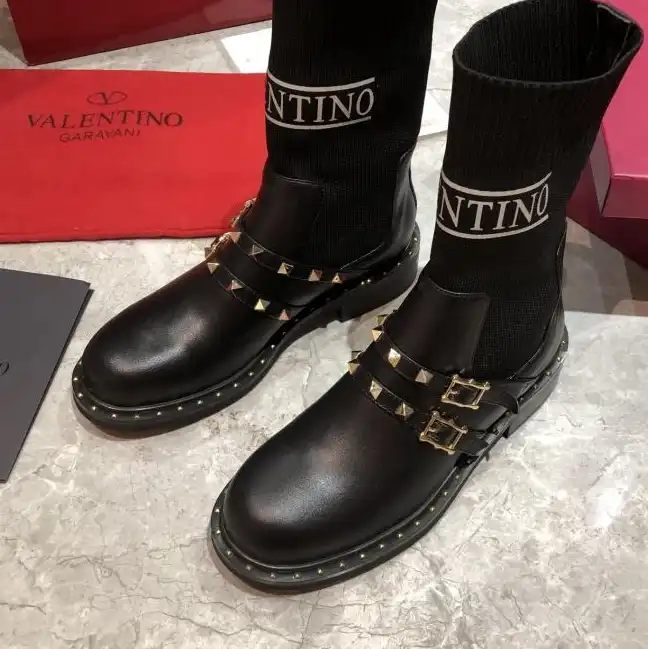 hype Valentino Boots