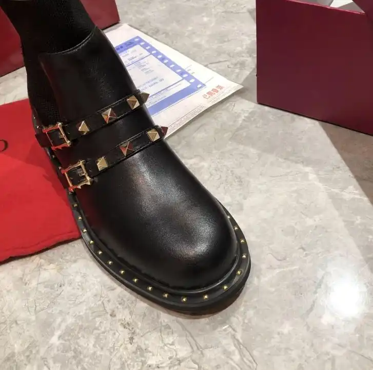 hype Valentino Boots