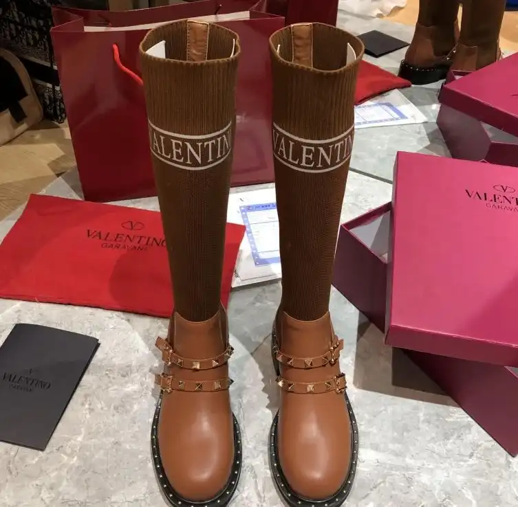 hype Valentino Boots