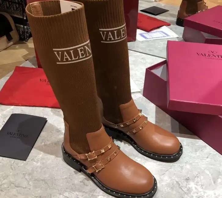 hype Valentino Boots