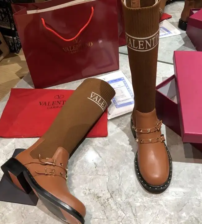 hype Valentino Boots