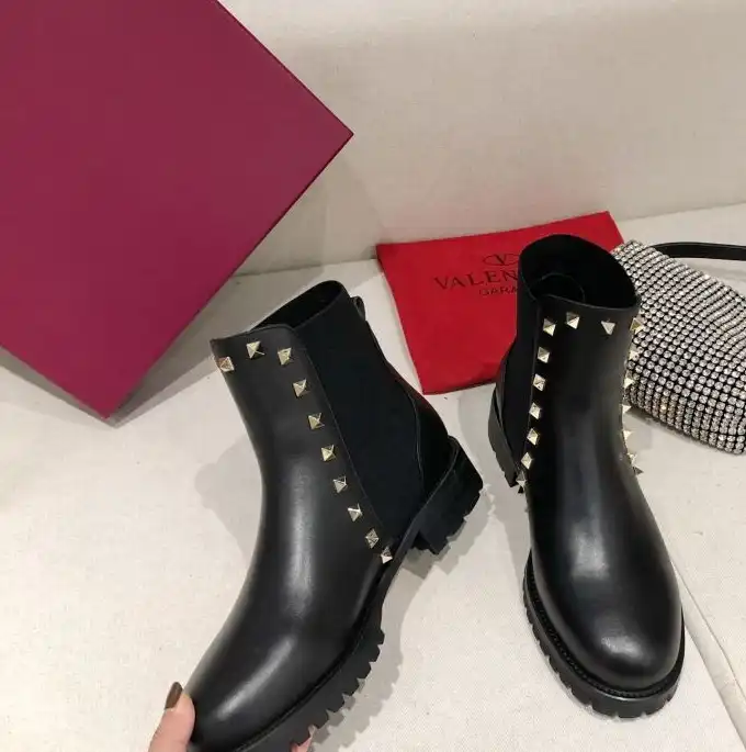 hype Valentino Boots