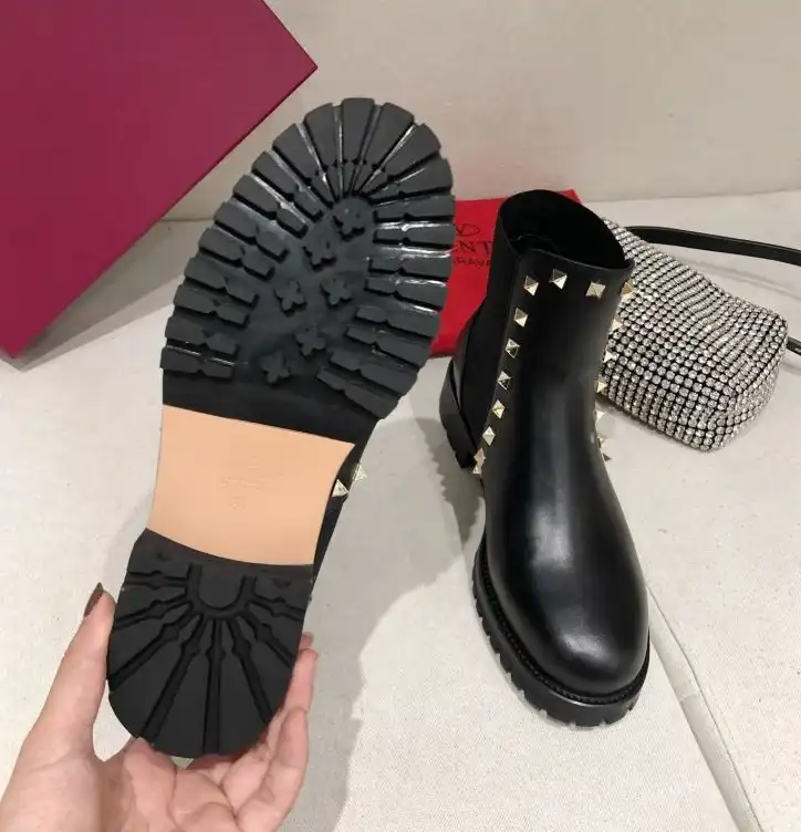 hype Valentino Boots