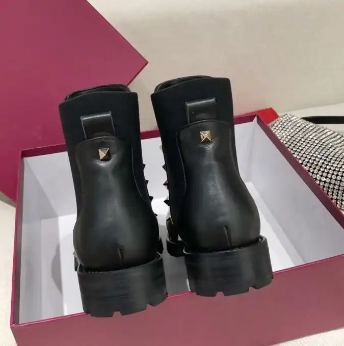 hype Valentino Boots