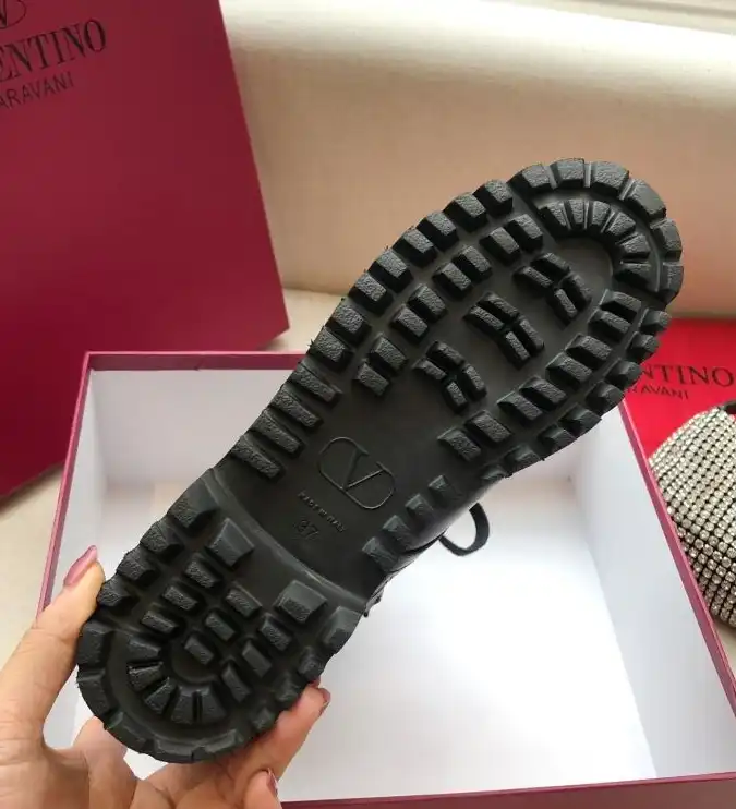 hype Valentino Boots