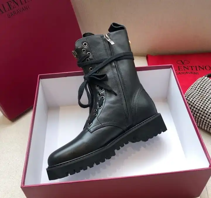 hype Valentino Boots