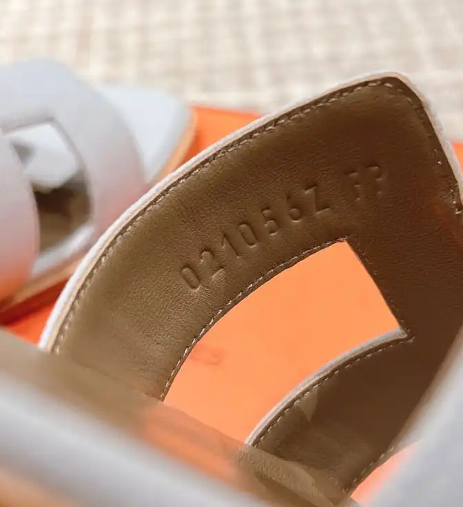 hype Hermes Slippers