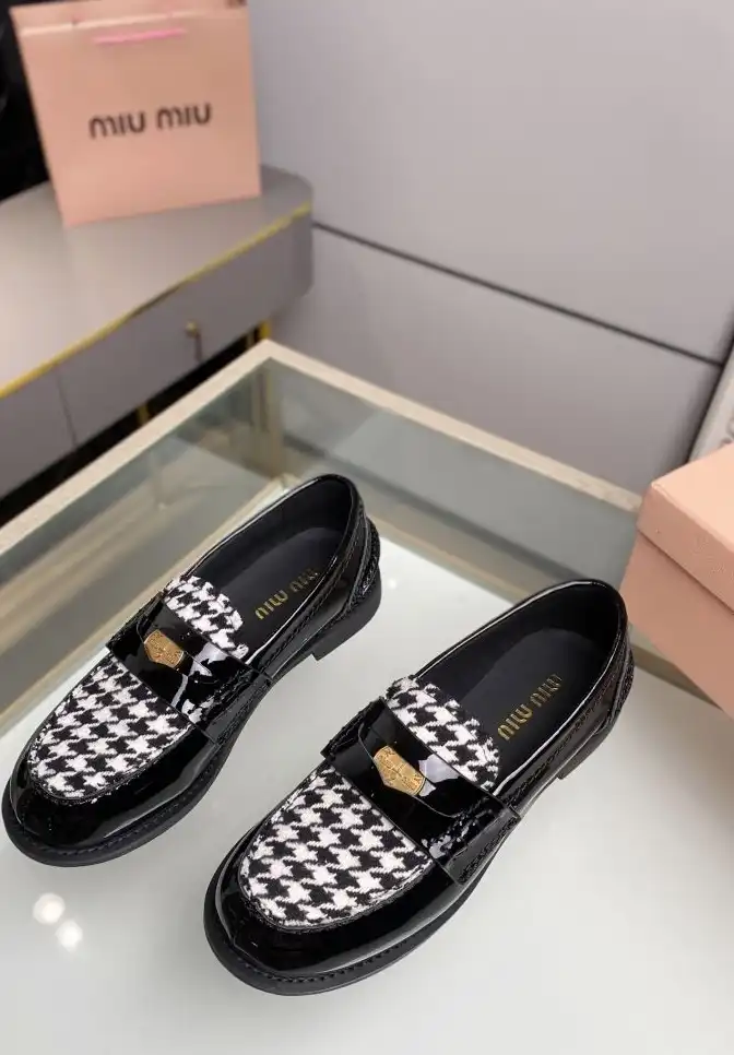 hype Miu Miu Leather Shoes