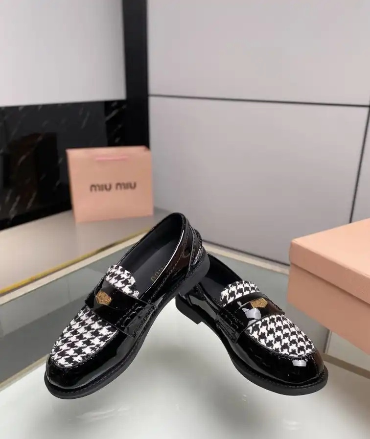 hype Miu Miu Leather Shoes