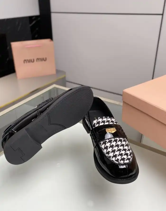 hype Miu Miu Leather Shoes