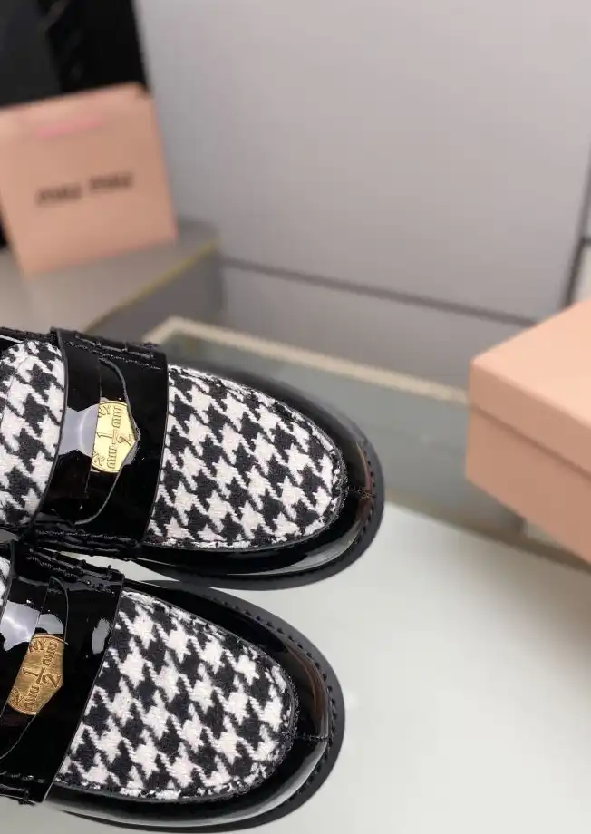 hype Miu Miu Leather Shoes