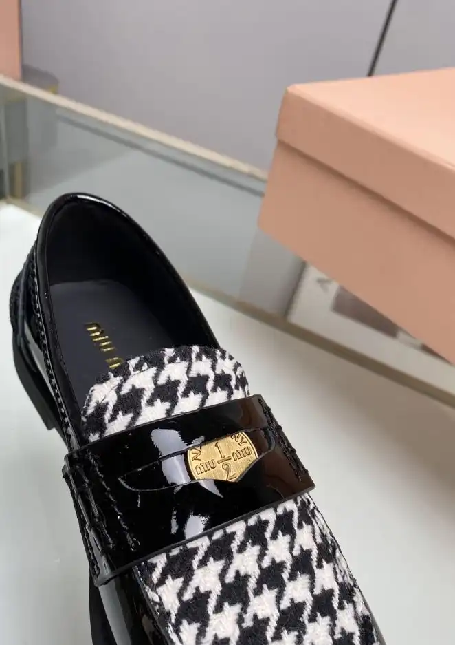 hype Miu Miu Leather Shoes