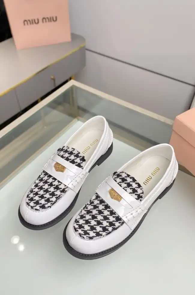 hype Miu Miu Leather Shoes