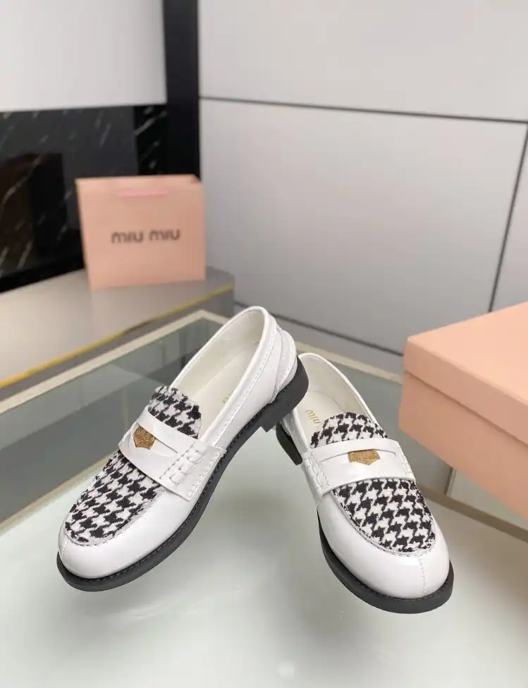 hype Miu Miu Leather Shoes