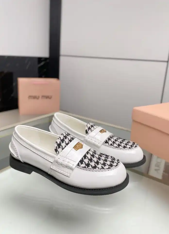 hype Miu Miu Leather Shoes