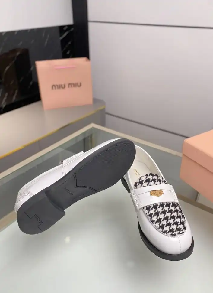 hype Miu Miu Leather Shoes