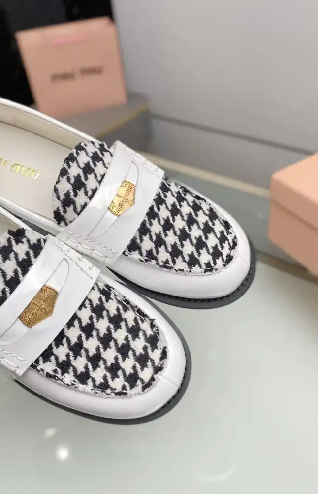 hype Miu Miu Leather Shoes