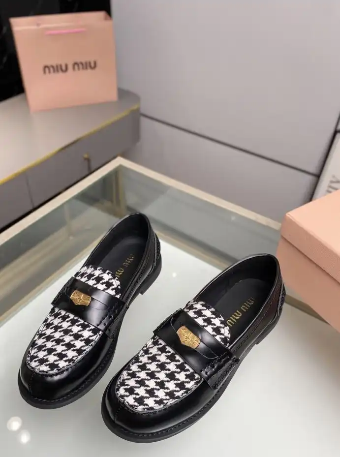 hype Miu Miu Leather Shoes