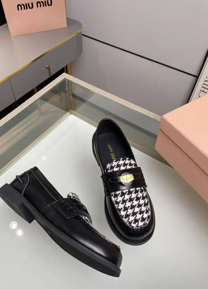 hype Miu Miu Leather Shoes